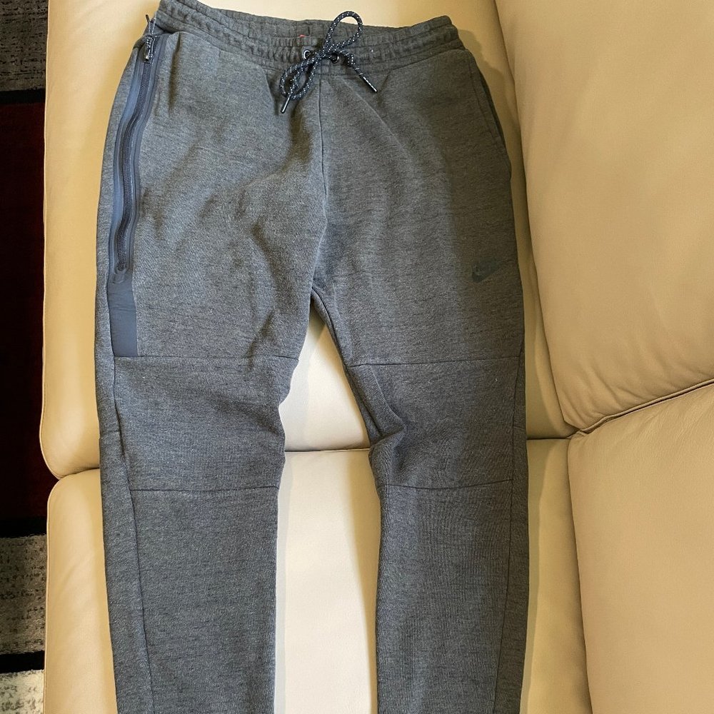 Nike Tech Fleece Jogger Men's Medium